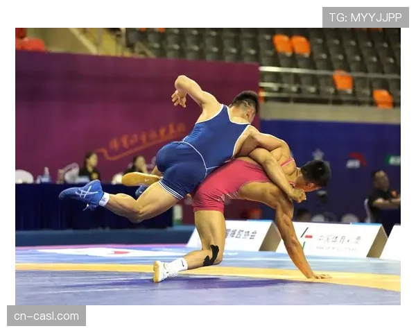 英国希望之星转项，从古典式摔跤转向综合格斗