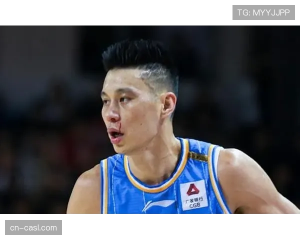 赛前适应场地训练，河南队重点演练了应对对手门将快速手抛球发起转换的防守策略